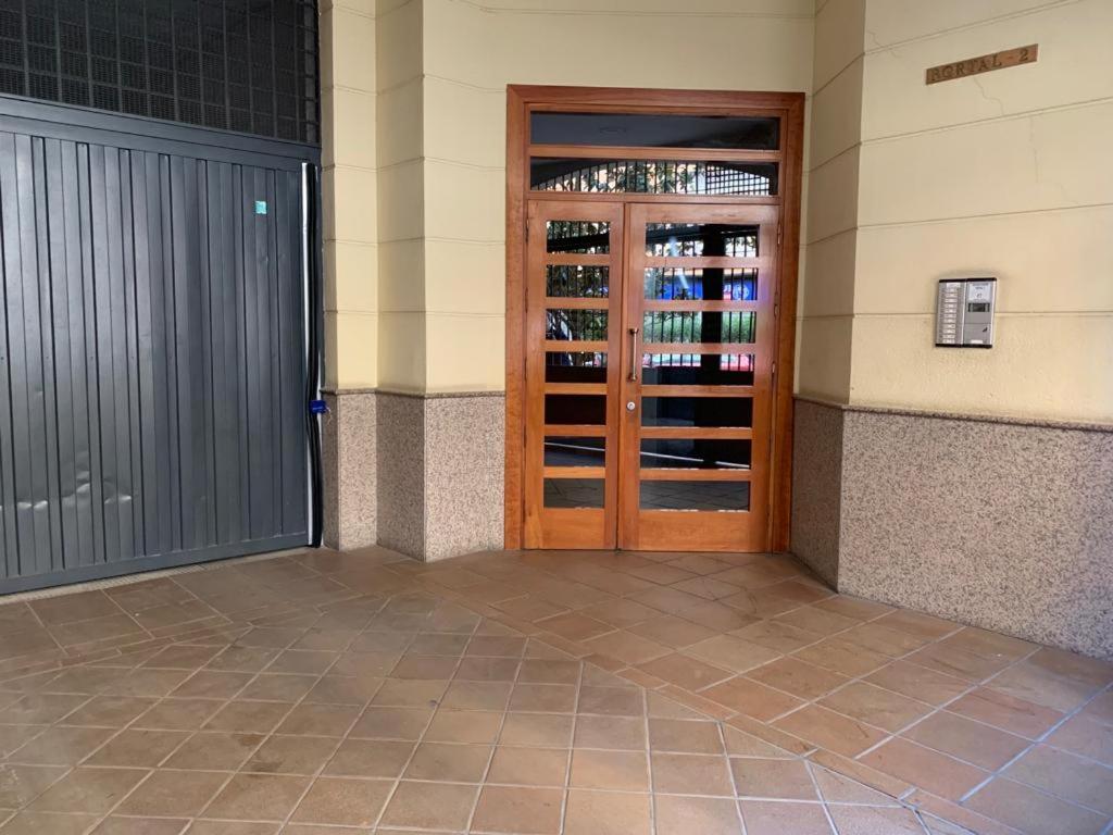 Apartamento Con Encanto Y Parking Privado Y Gratuito 格拉纳达 外观 照片